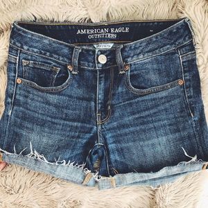American Eagle Midi Shorts 💜